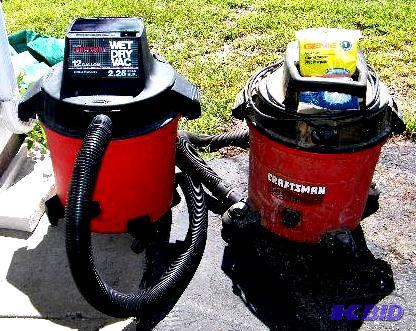 lot 10 image: Lot of 2 Shop Vacs - One works, one is for pa...