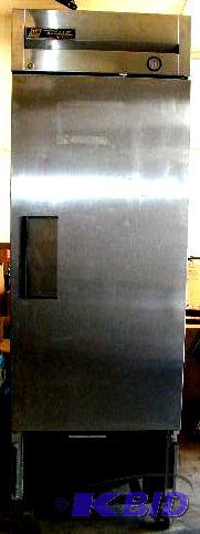 lot 2 image: True Commercial Refrigerator - Model T23 - 7....