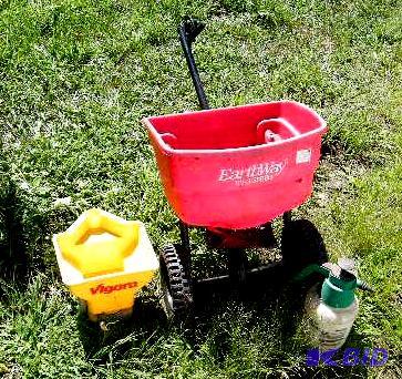 lot 30 image: Mixed Lot - Fertilizers, chemical sprayers - ...