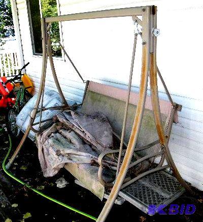 lot 52 image: Outdoor Heavy Duty Swing - 69" l x 54&qu...