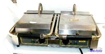 lot 54 image: Sodir Dual Sided Panini Press - Model Majesti...
