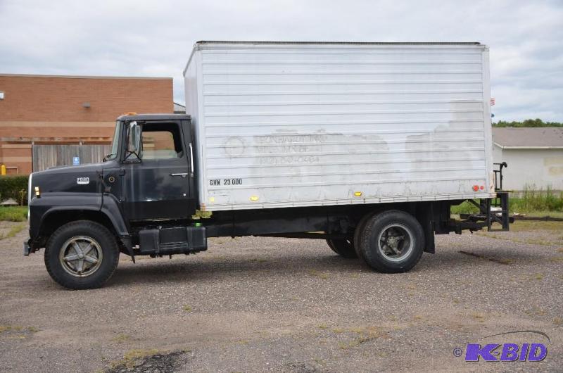 lot 1 image: 1977 Ford 700 With Lift -&nbspLift works. Tr...