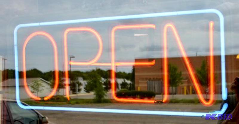 lot 104 image: Fallon lighted open sign SN 0791. No. BL-333...