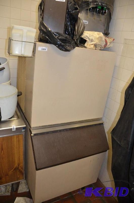 lot 122 image: Scottsman ice maker model CM500WE-1E , b...