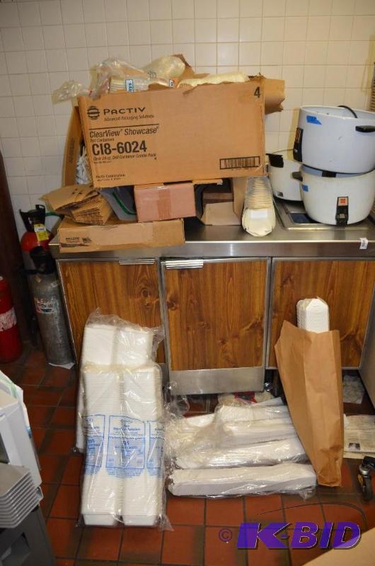 lot 126 image: Lot of misc to-go containers and paper bags, ...