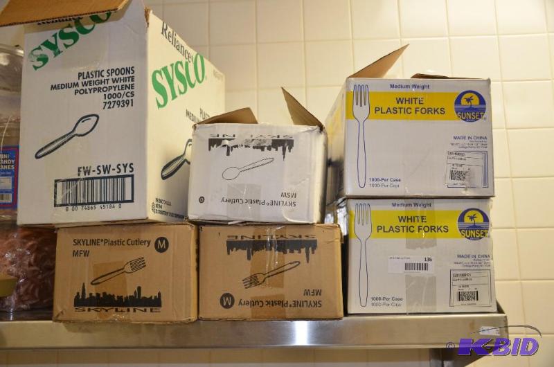lot 136 image: 6 Boxes of Plastic ware. &nbspPlease inspect...
