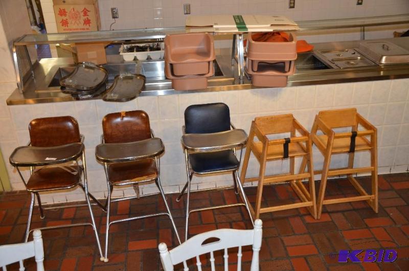 lot 140 image: Lot of 5 high chairs & 9 boosters ...