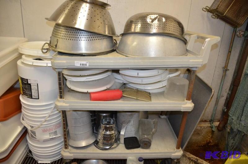 lot 175 image: Contents of shelf including Wear Ever Stainl...