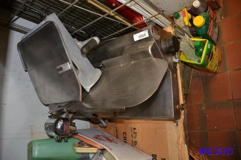 lot 195 image: Globe meat slicer. Globe slicing machine. Mod...