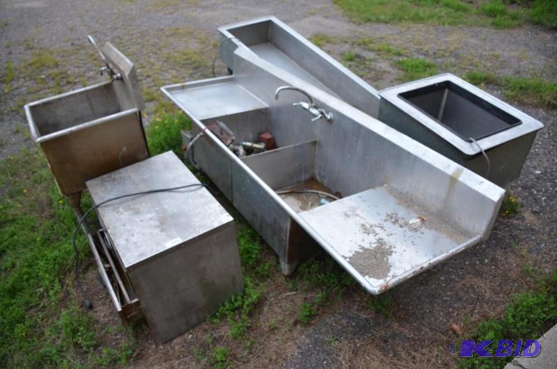 lot 280 image: Group of Stainless steel commercial kitchen i...