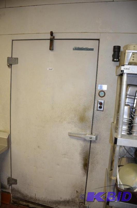 lot 44 image: Vollrath walk in freezer Works very well. Doo...