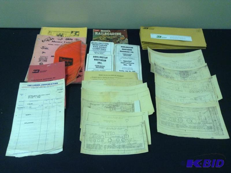 lot 100 image: Lot of train related items