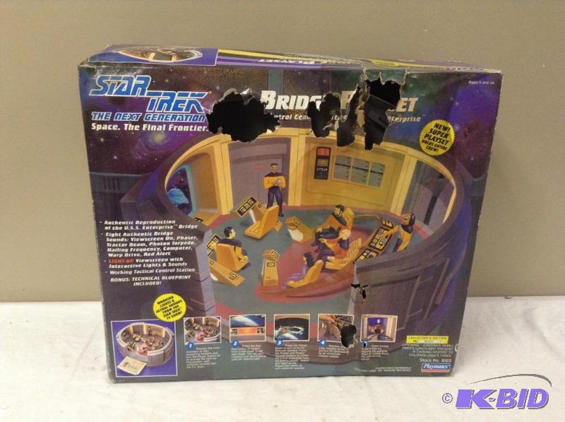 lot 126 image: Star Trek Next Generation Bridge Set