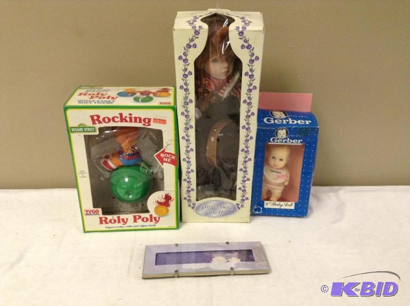lot 18 image: Childrens Toys and Dolls
