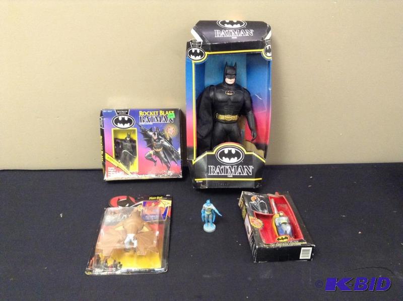 lot 2 image: Batman Toys