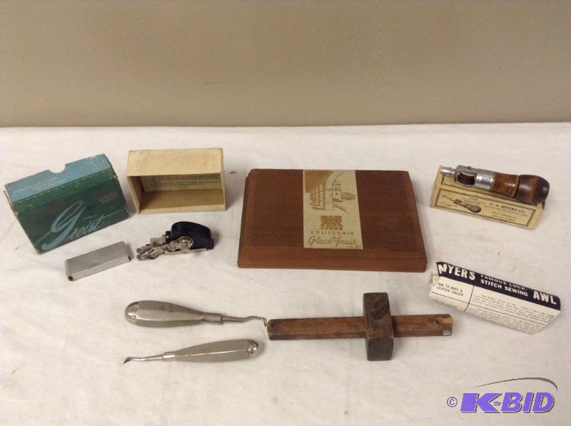 lot 43 image: Lot of Sewing Implements