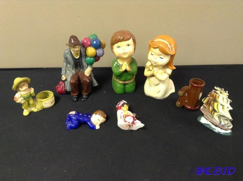 lot 71 image: Decorative Figurines