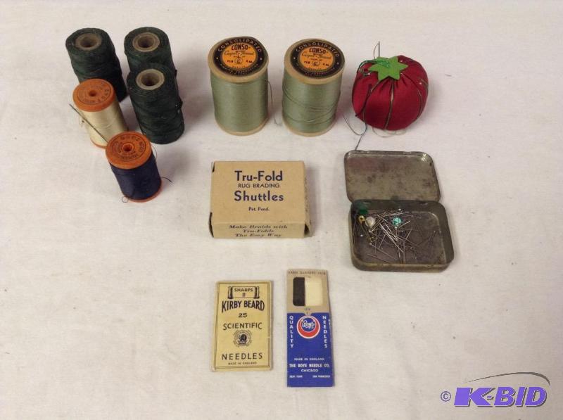 lot 75 image: Vintage lot of sewing items