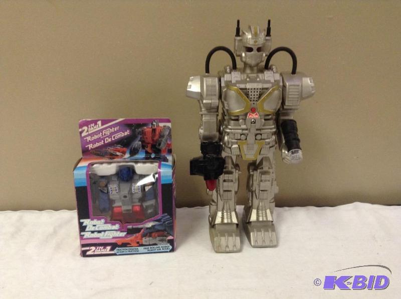 lot 91 image: 2 Robot Figures