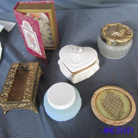 Fancy Dresser Boxes, Clock
