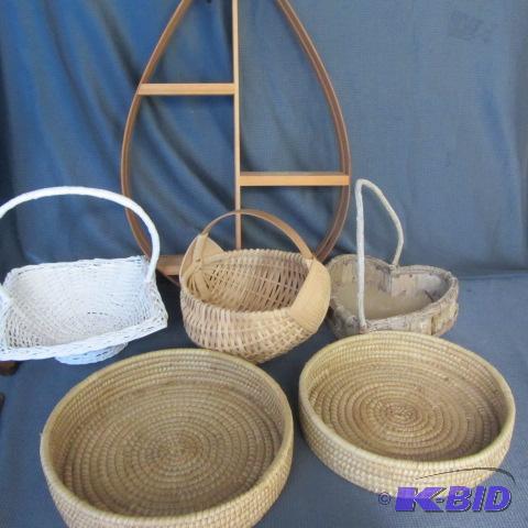 Raindrop Shelf, Baskets