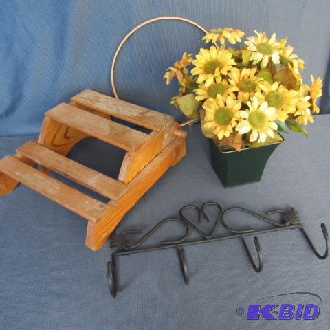 Heart Shelf, Stool, Sunflower