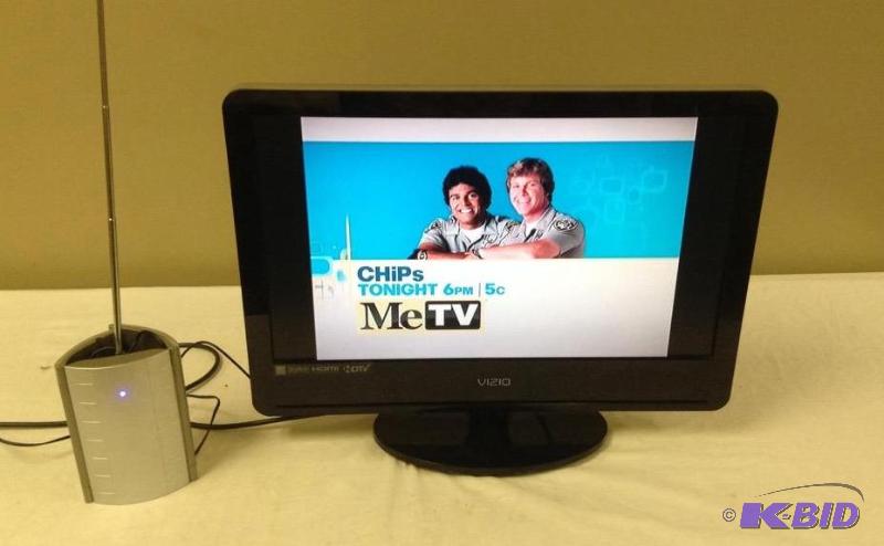 Vizio 22 Flat Screen TV with Quantum Antenna and Remote