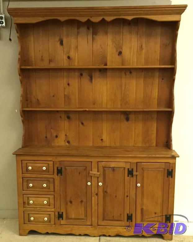 Outstanding Amish Crafted Hutch