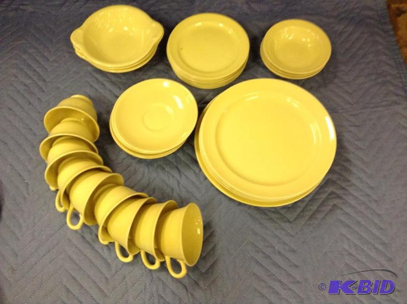 Collectible Vintage Dinnerware