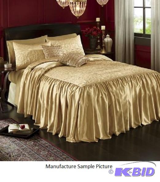 lot 4 image: Gabrielle Skirted Coverlet Set - Queen - ...