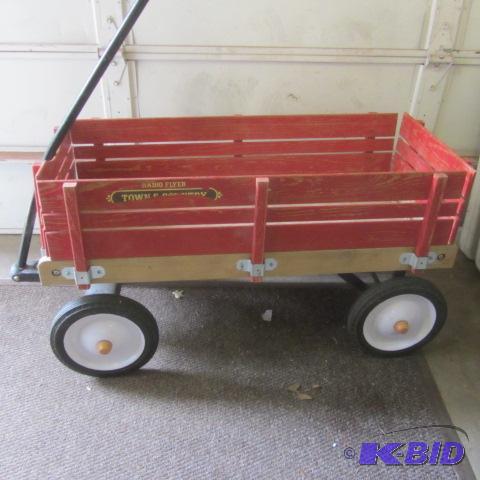 lot 107 image: Radio Flyer Wood Side Wagon