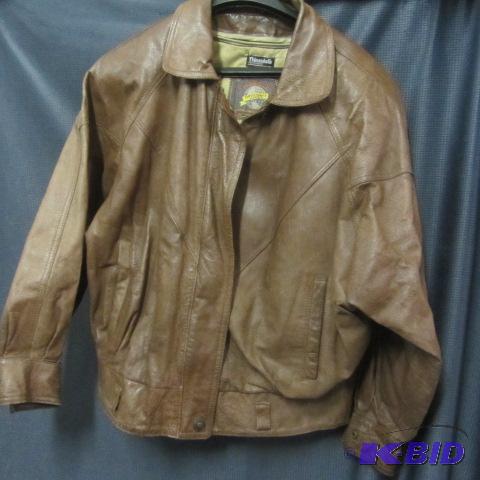 lot 34 image: Leather Jacket