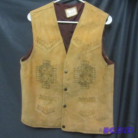lot 36 image: Cowhide Leather Vest