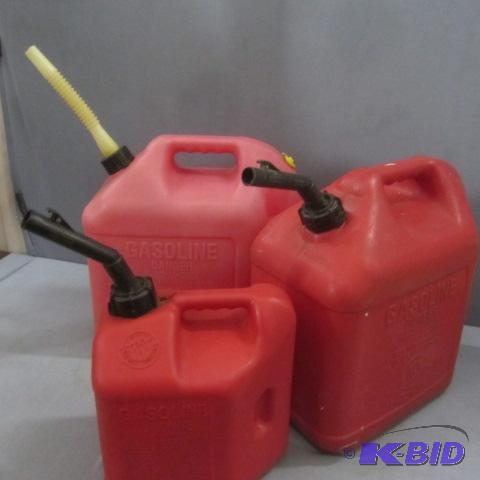 lot 43 image: Plastic Gas Cans