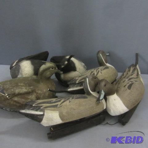 lot 47 image: Duck Decoys