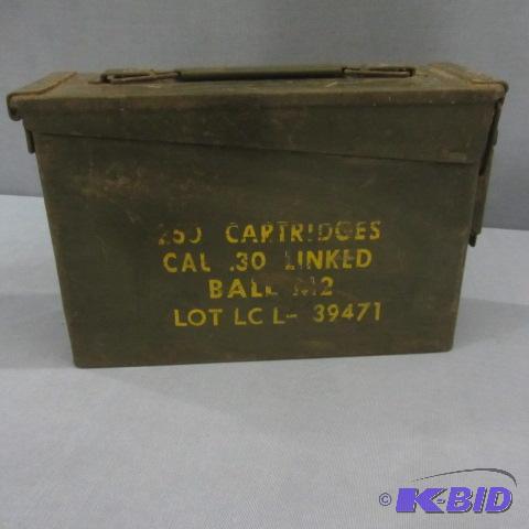 lot 66 image: Vintage WWII Ammo Box