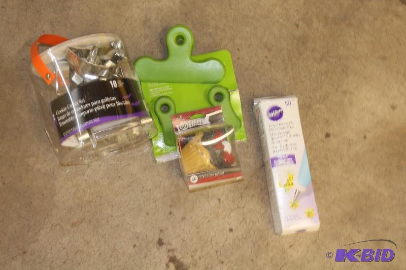 4 Item Lot