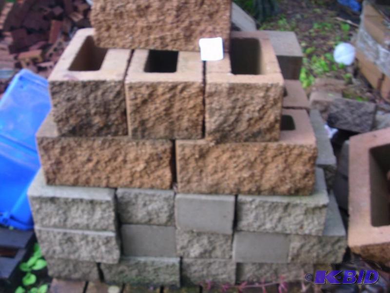 lot 15 image: Pallet Large Landscaping Blocks