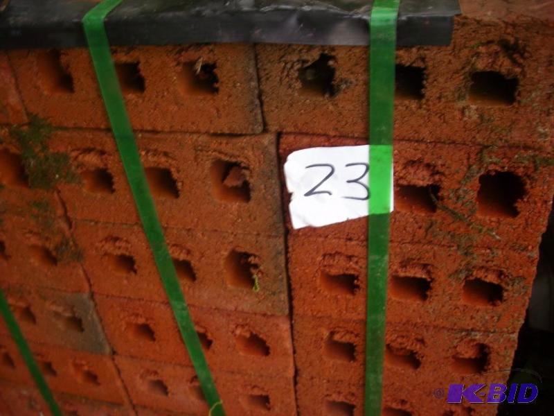 lot 23 image: Full Cube Red Brick