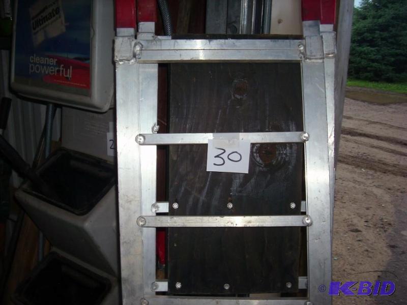 lot 30 image: Left Alum. Loading Ramps