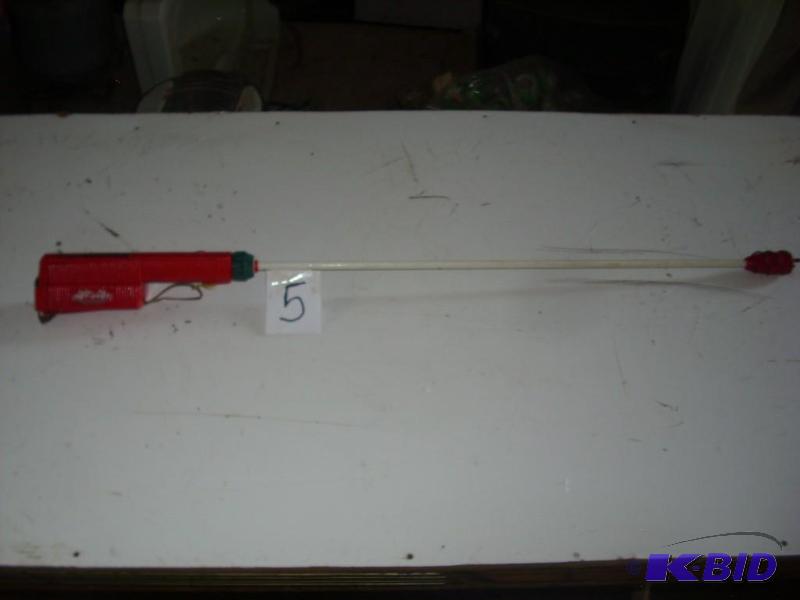 lot 5 image: Cattle Prod