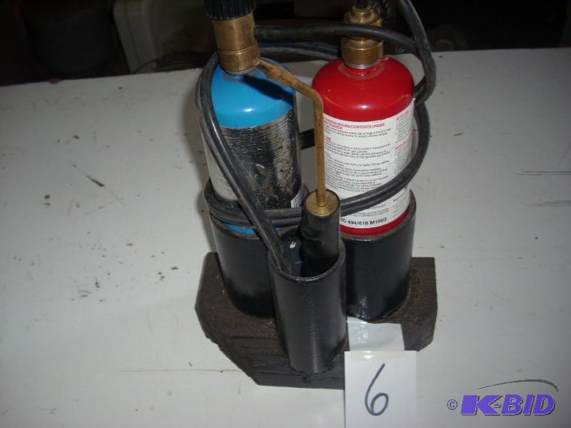 lot 6 image: Portable Torch Kit