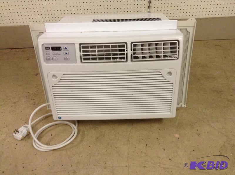 lot 12 image: GE 10,000 BTU Air Conditioner