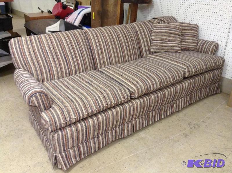 lot 34 image: Clayton Marcus Sofa