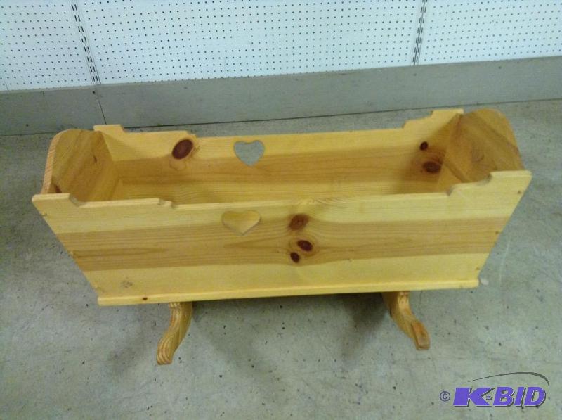 lot 9 image: Handcrafted Wooden Cradle