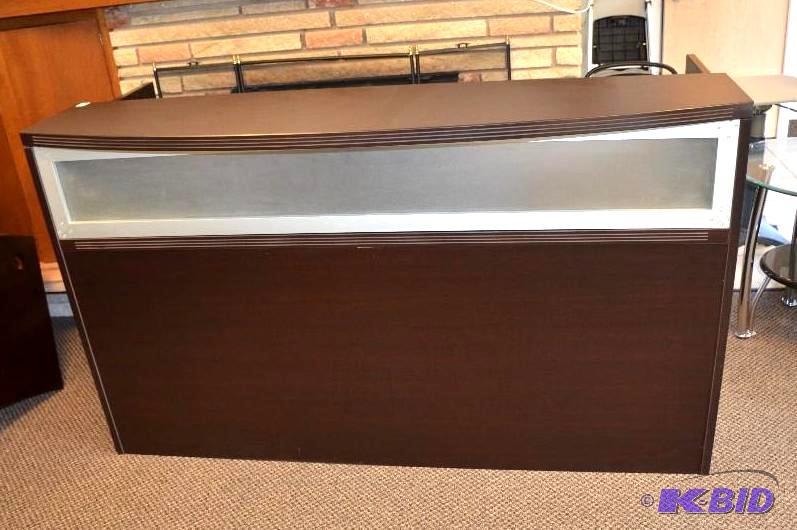lot 100 image: Cherry Brown &nbspReceptionist Desk. 34"...
