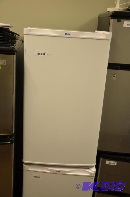 lot 11 image: Haier Household Refrigerator Model HNSE032. 1...