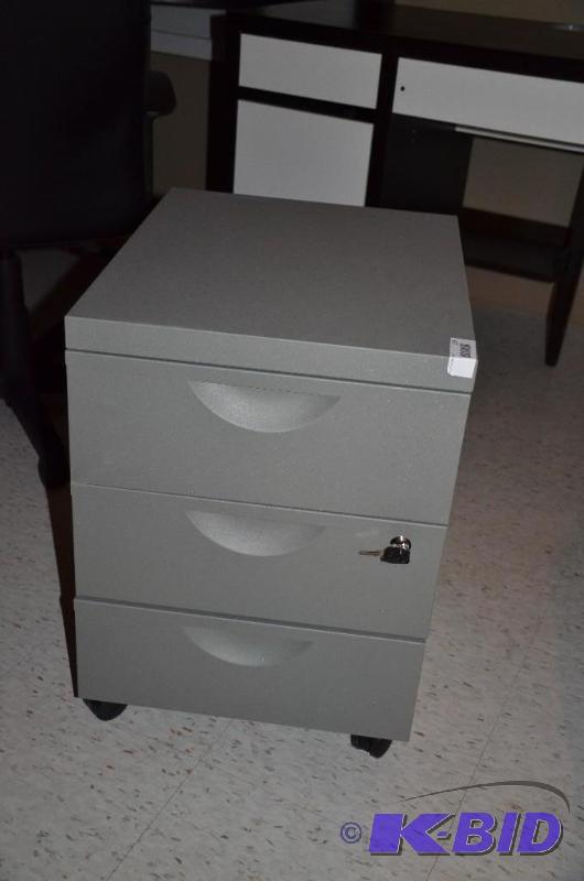 lot 137 image: 3 drawer filing cabinet 16&quotx20&quotx23&...