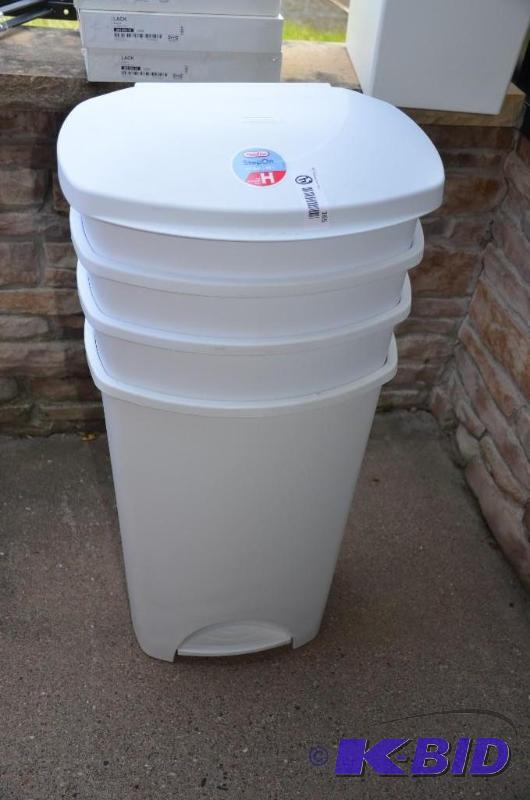 lot 165 image: four 11 gallon step on Sterilite trash cans 1...