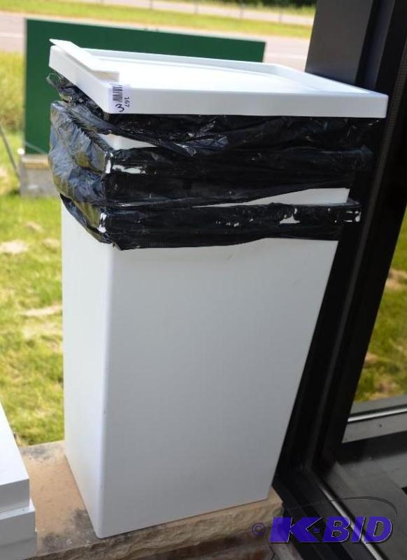lot 167 image: 3 trash cans 13x21...